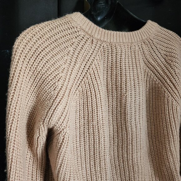 💕3/$15💕 Cropped Cable Tie Knit Sweater - Picture 7 of 8